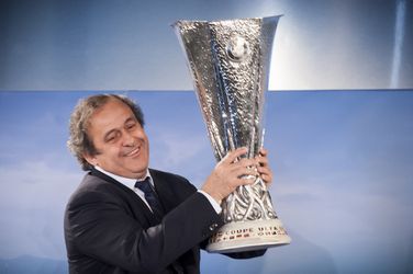 Guess who's back? Platini gaat comeback maken in voetbalwereld