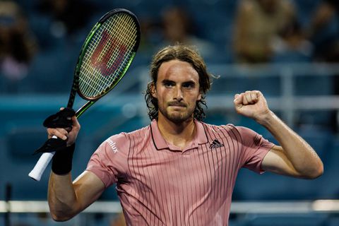 Tennisrel! Naomi Osaka over 'grappig ventje' Stefanos Tsitsipas: 'Wil hij 9 sets spelen?'