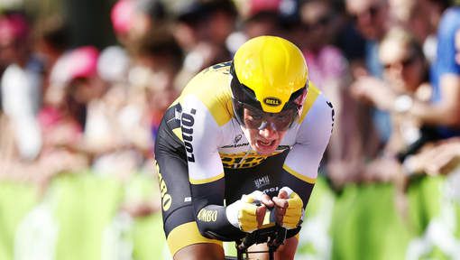 Roglic wint tijdrit, Brambilla op het nippertje in roze