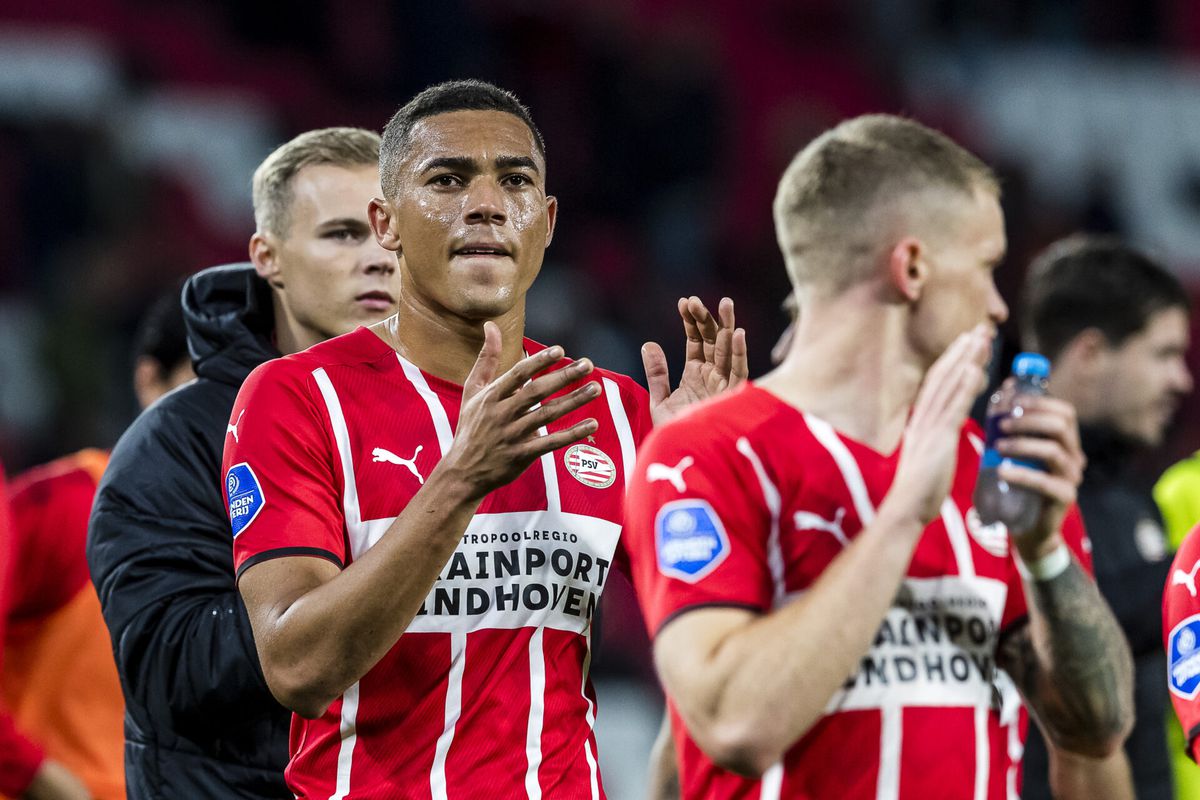Hugo Borst vindt PSV-spits Vinicius lachwekkend: 'Vergeleken met hem is Pratto een topspits'