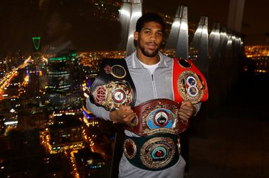 'Joshua richt pijlen op gevecht met Fury in stadion van Tottenham'