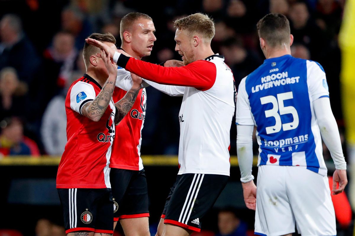 Feyenoord scoort 5 keer, maar wint met 3-0 van SC Heerenveen