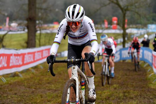 TV-gids: op deze manier kijk jij zaterdagavond naar het WK veldrijden met o.a. Brand en Vos