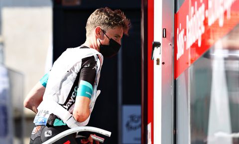 Dit zijn alle 43 uitvallers van de Tour de France