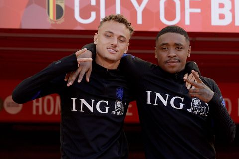 Louis van Gaal grapt erop los: 'Noa Lang heeft meer kans op de Gouden Bal dan De Bruyne'