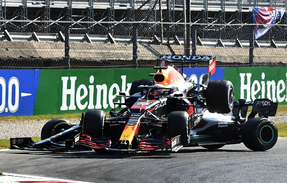 Het laatste dat Lewis Hamilton wil, is crashen met Max Verstappen: 'Ben altijd netjes'