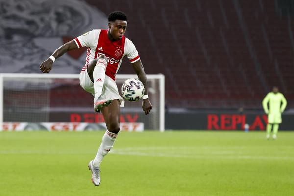 Ajax laat vrijgelaten Promes buiten selectie: 'We gaan eerst praten’