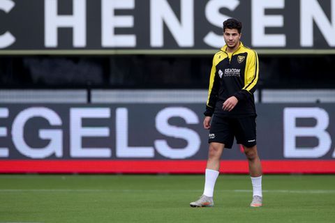 'Straatvechtertje' Machach voor 1 wedstrijd geschorst na opmerkingen tegen Rensch