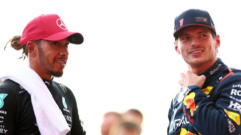 Max Verstappen kan Lewis Hamilton voorbij met historische overwinning