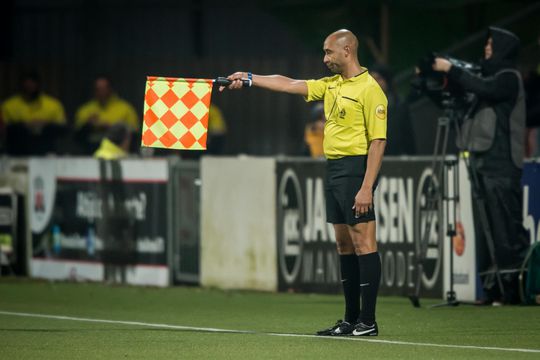 Grensrechters in amateurvoetbal wekken ergernis: KNVB wil van ze af