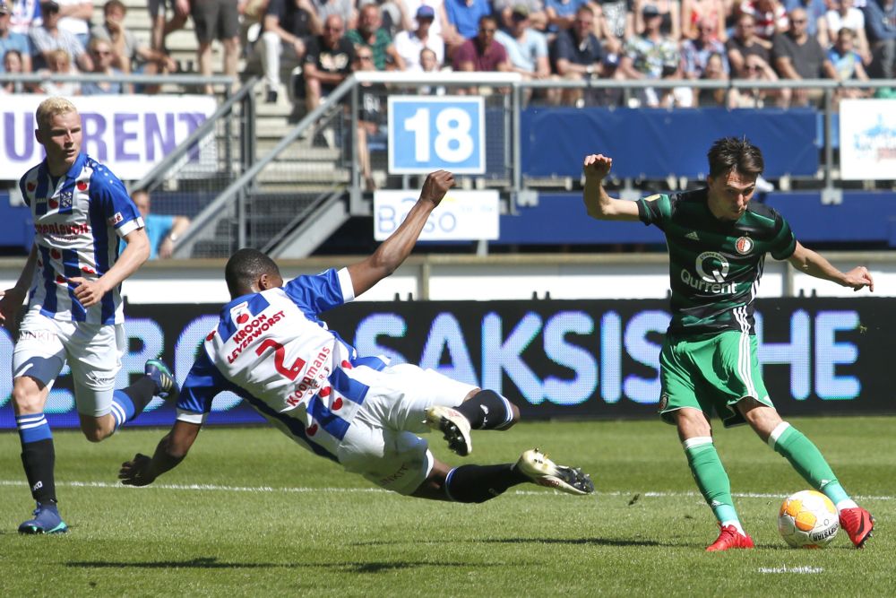 Feyenoord pakt zege tegen Heerenveen door laat doelpunt Bilal