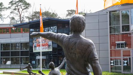 Nederlands betaald voetbal volgt voorlopig niet het voorbeeld van de amateurs