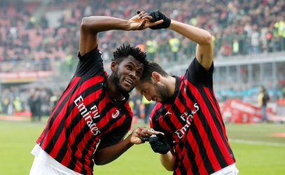 Milan klimt door overwinning op Parma naar 4e plek in Serie A (video)