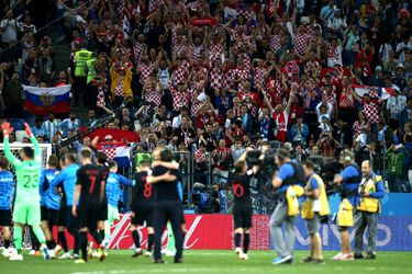 Kroatische fans aangevallen én geholpen door Argentijnse supporters (video)