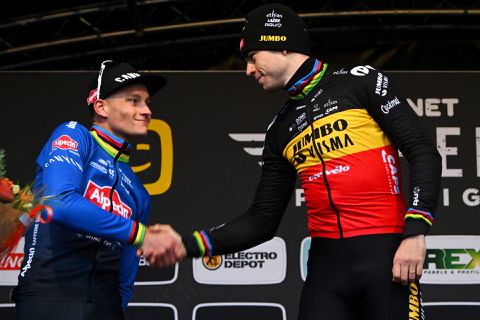 Mathieu van der Poel moet Wout van Aert voor zich laten bij Azencross