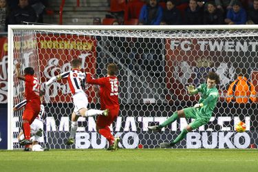 Drommel wil de beuk erin en negeert kritiek Johan Derksen