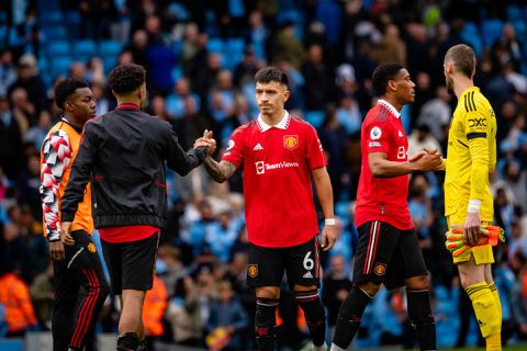 'Lisandro Martínez kafferde samen met teamgenoot al z'n medespelers uit in de rust tegen ManCity'