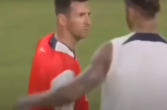 🎥 | Gemist? Messi haalt verhaal bij Sergio Ramos na overtreding op training