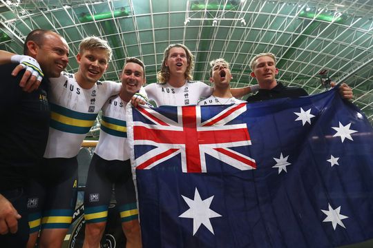 Australische achtervolgingsploeg in topvorm: wint goud en rijdt wereldrecord