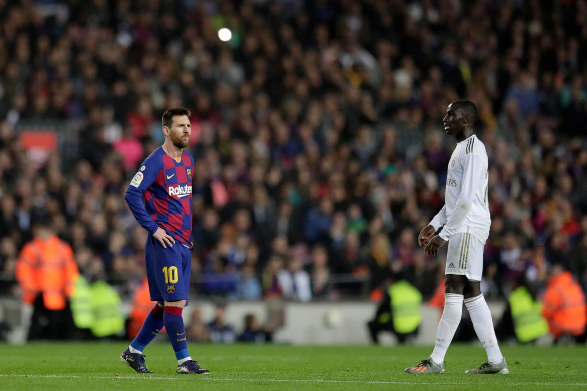 Camp Nou krijgt boete na opblaasballen tegen Real en vreest voor zware straf