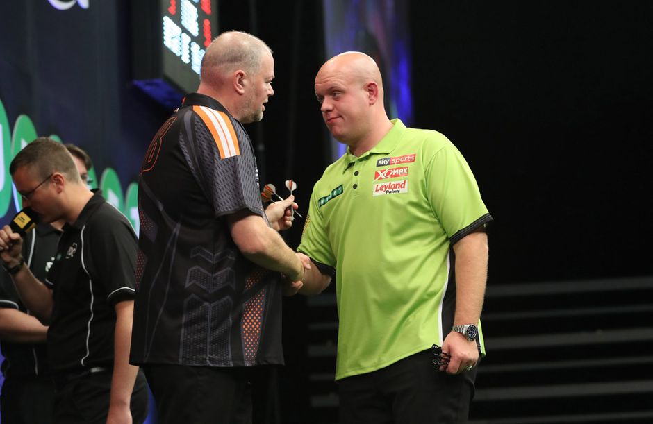 Van Gerwen is getwijfel van Barney helemaal zat: 'Hij moet z'n klep houden'