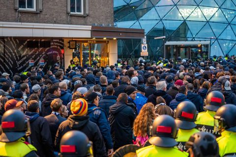 Zürich-fans skipten duel met PSV uit protest tegen 'extreem politiegeweld'
