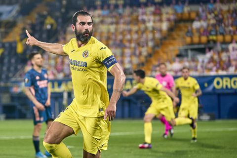 Villarreal houdt Arsenal in leven, halve finale Europa League eindigt in 10 tegen 10