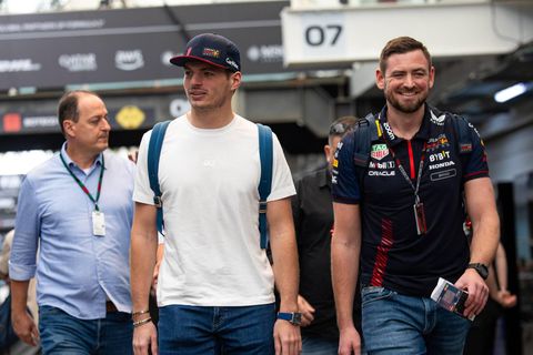 Max Verstappen pikt de personal trainer van Carlos Sainz