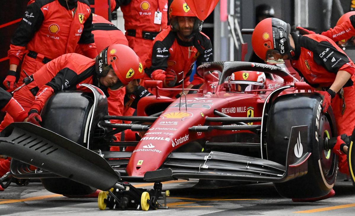 Charles Leclerc snapt niets van chaotisch Ferrari: 'Het moét echt beter'