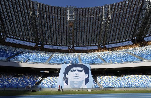 Container met duizenden waardevolle spullen van Diego Maradona gevonden