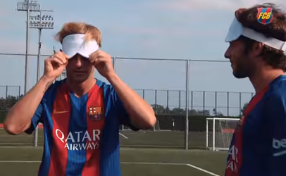 Spelers van Barça tegen blind Paralympics-team (video)