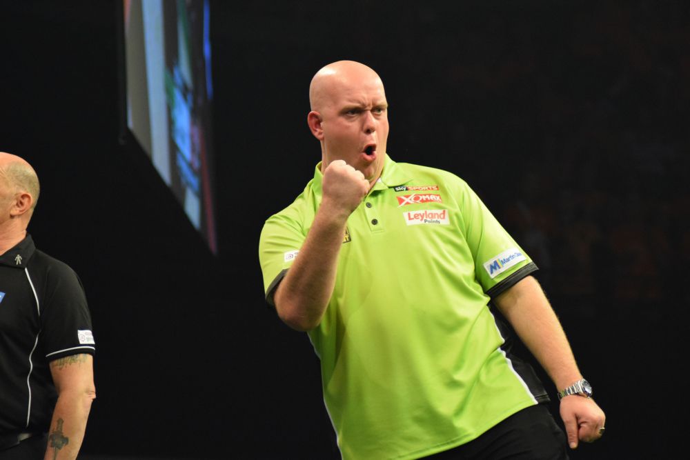 Van Gerwen na retespannende partij naar finale Players Championship Finals