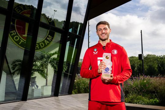 Santiago Giménez verkozen tot Speler van de Maand september