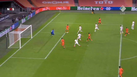 🎥 | Nederland wordt genaaid door grensrechter: zuivere goal (3-0) Luuk de Jong afgekeurd