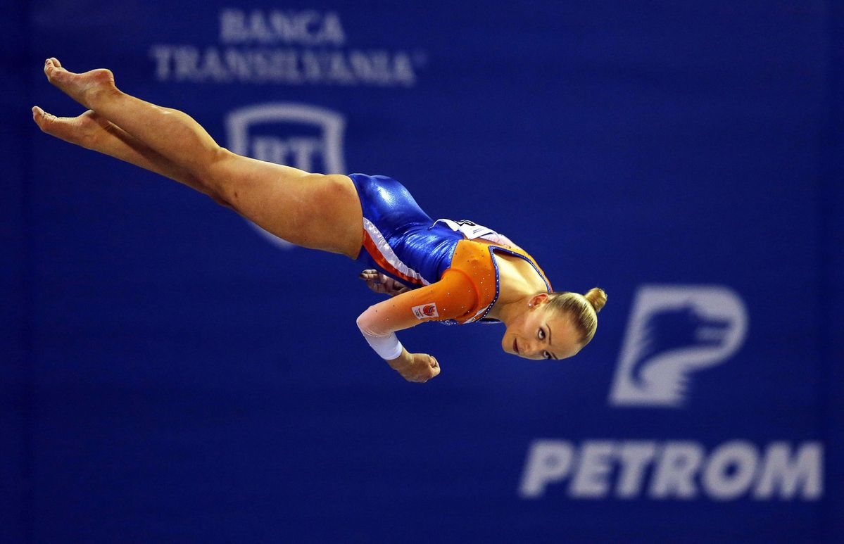 Olympisch kampioene Sanne Wevers pakt goud in Japan