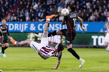 🎥 | Heerlijk! Willem II-speler Jizz Hornkamp scoort met een omhaal tegen TOP Oss