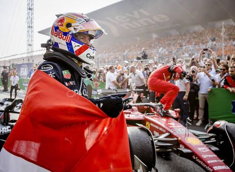 Buitenlandse media roemen Oranje-feest op 'saai' Zandvoort: 'Verstappen wordt op handen gedragen'