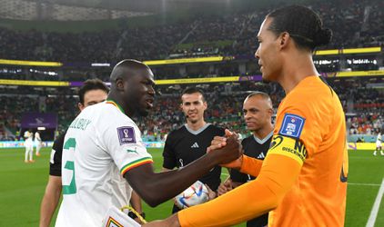 Welke aanvoerdersband heeft Virgil van Dijk nu om tegen Senegal?