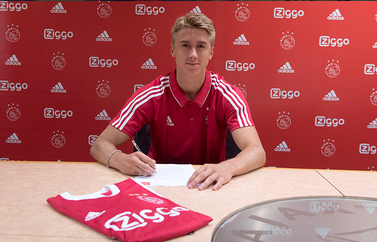 Ajax heeft Noorse buitenspeler Johnsen definitief binnen: 'Ik kan niet wachten'