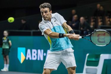 Roberto Bautista Agut verliest op tennistoernooi Rotterdam van Carreño Busta