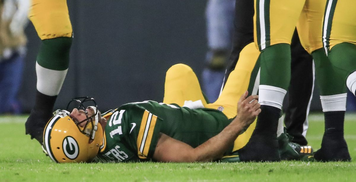 Aaron Rodgers speelde heel het NFL-seizoen met een gebroken been