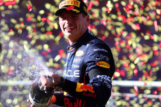 Max Verstappen denkt nog niet aan wereldtitel in Singapore: 'Ik heb geen haast'