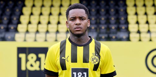 Jayden Braaf maakt zich onuitstaanbaar bij Borussia Dortmund