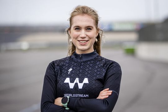 Schaatsster Merel Conijn voelt alle emoties na missen Spelen op 0,01 seconde: 'Het doet heel erg zeer'