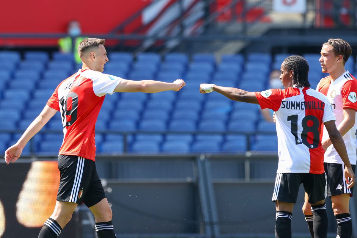 Feyenoord wint simpel van Sparta in snikhete Kuip, wel blessures voor Van Beek en Summerville