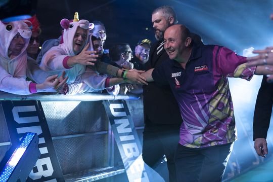 Wilson heeft groot probleem voor een darter: 'Ik heb last van krampbewegingen in mijn oog'