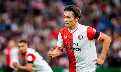 Opstellingen Feyenoord en Atlético Madrid: Ramiz Zerrouki en Ayase Ueda in de basis