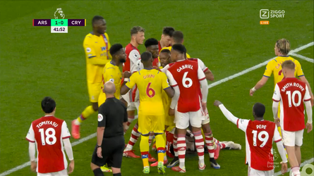 🎥 | Discussie in Engeland: had dit rood moeten zijn voor James McArthur?