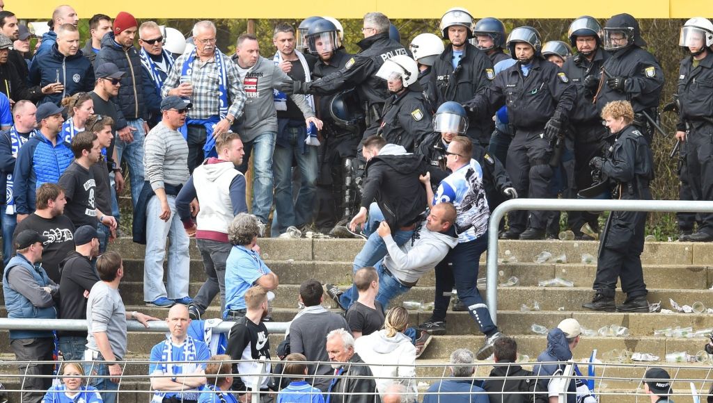 Duitse politie houdt 530 voetbalfans aan bij derby
