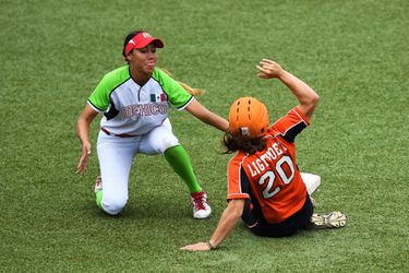 Softbalsters klaar op WK na pak slaag tegen Canada